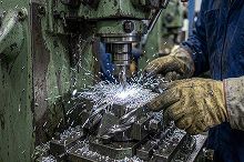 Почему выгоднее заказать металлообработку у внешних исполнителей? Почему выгоднее заказать металлообработку у внешних исполнителей?